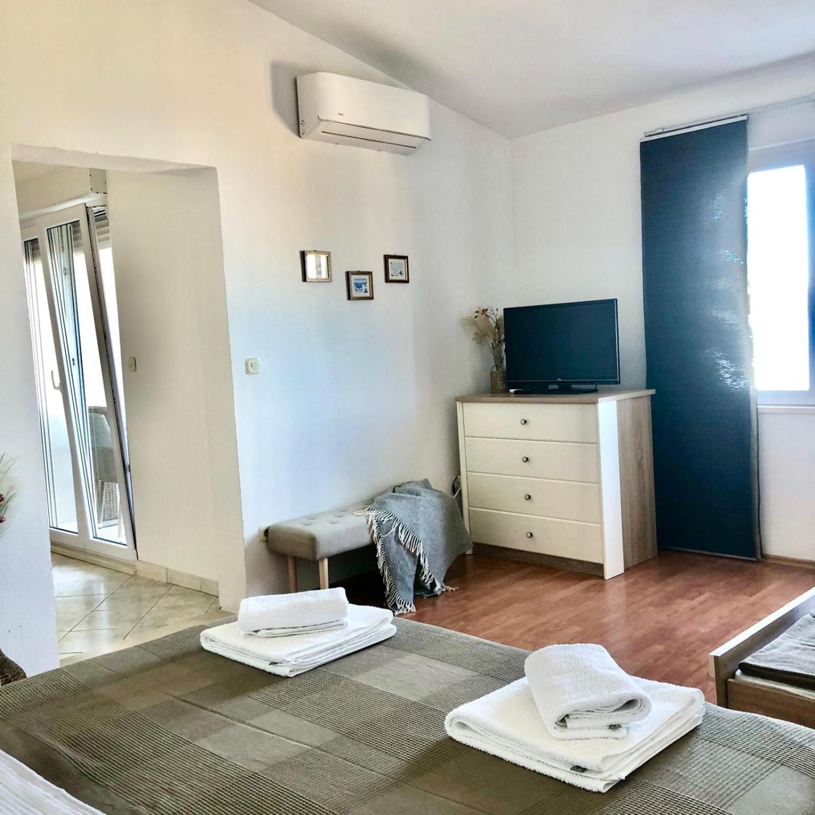 Apartments Curnic جيسينتسي المظهر الخارجي الصورة