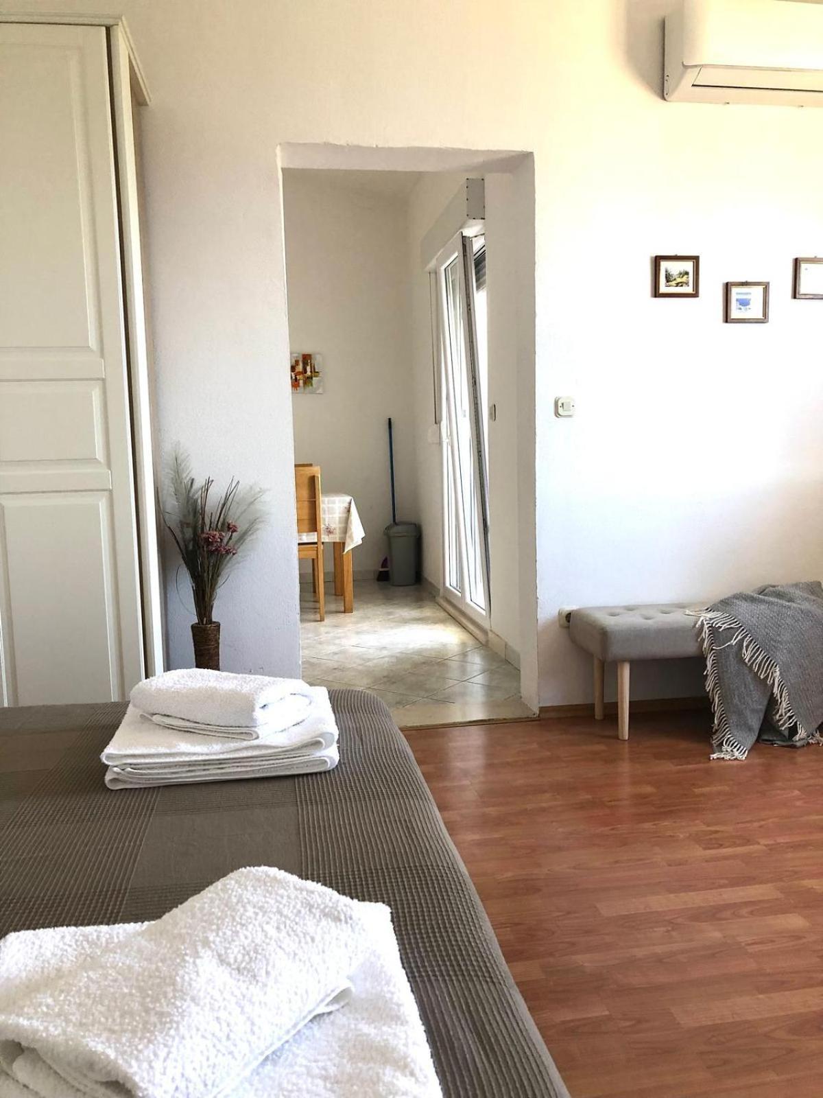 Apartments Curnic جيسينتسي المظهر الخارجي الصورة
