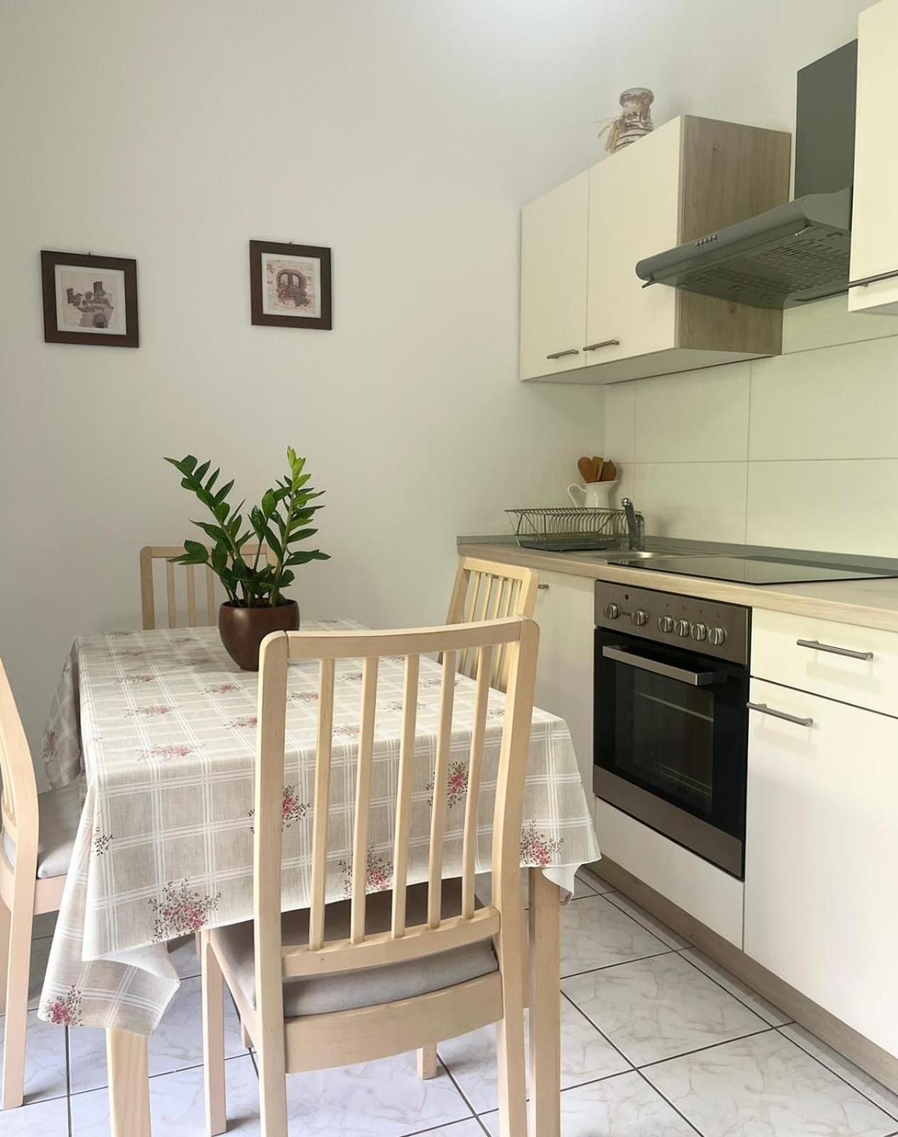 Apartments Curnic جيسينتسي المظهر الخارجي الصورة